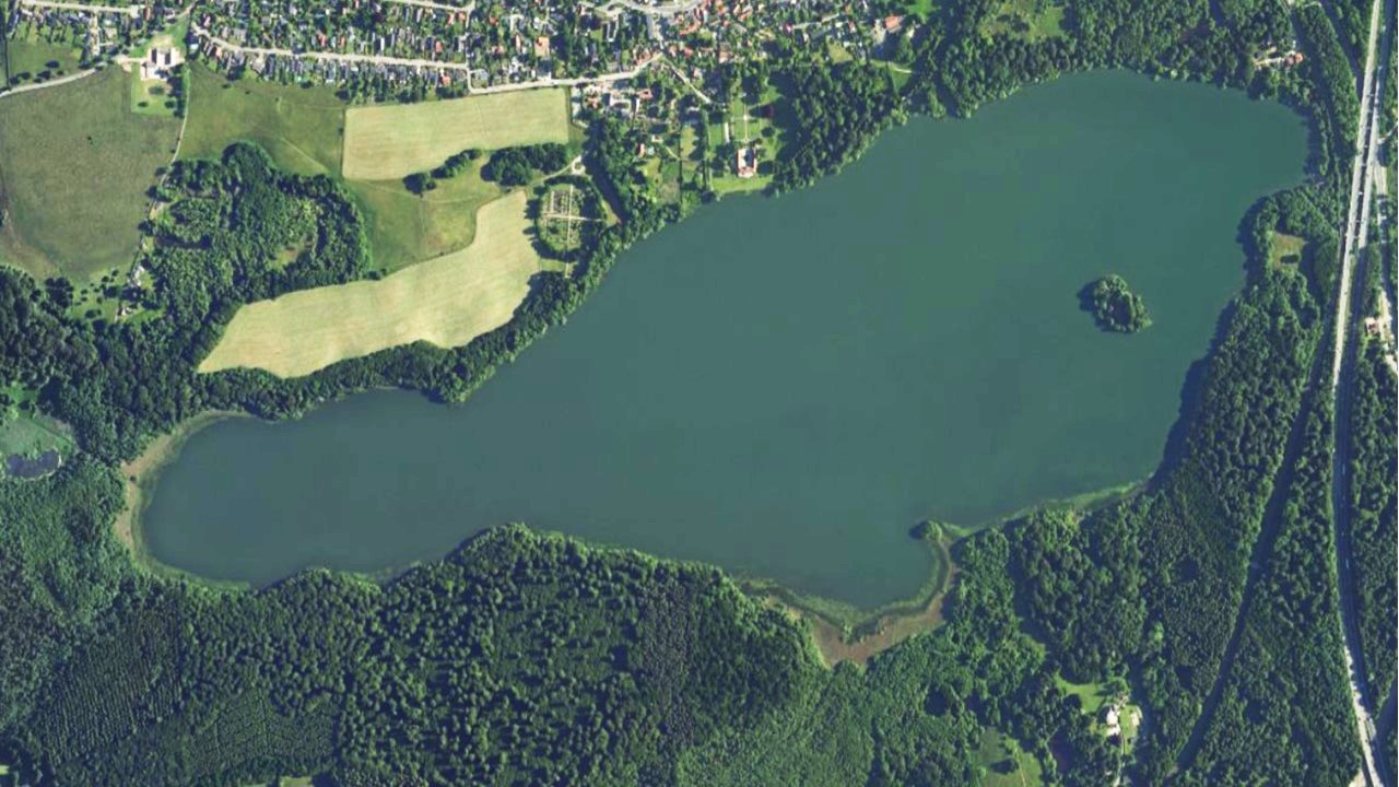 Vi skal have renere søer i Furesø Kommune, så lad os starte med at stoppe overløbene.